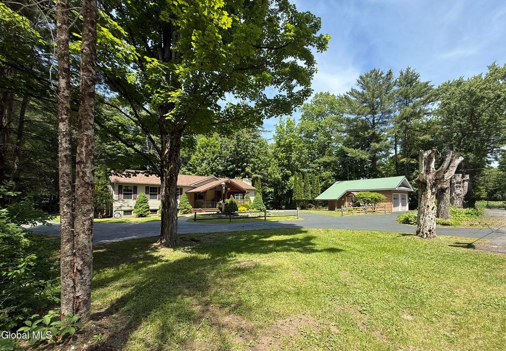371 Lakeview Road, Broadalbin, NY 12025