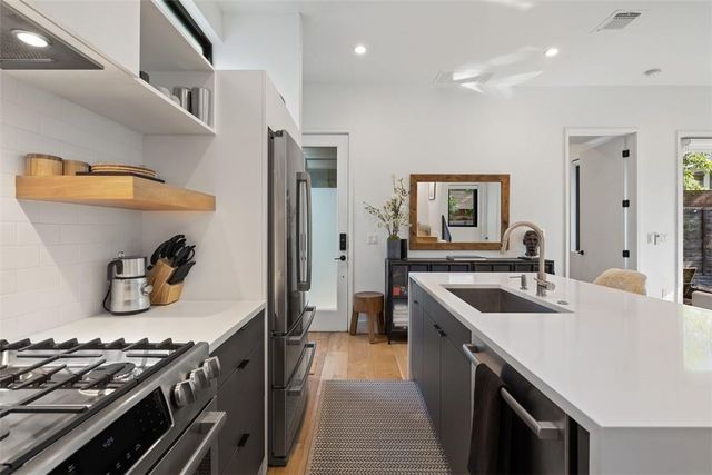 707 E Live Oak ST 2, Austin, TX 78704