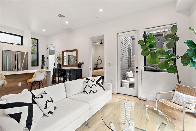 707 E Live Oak ST 2, Austin, TX 78704