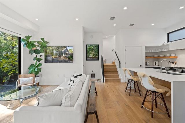 707 E Live Oak ST 2, Austin, TX 78704