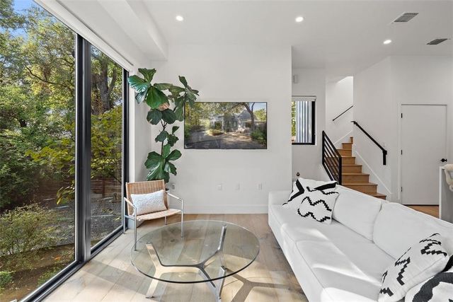 707 E Live Oak ST 2, Austin, TX 78704