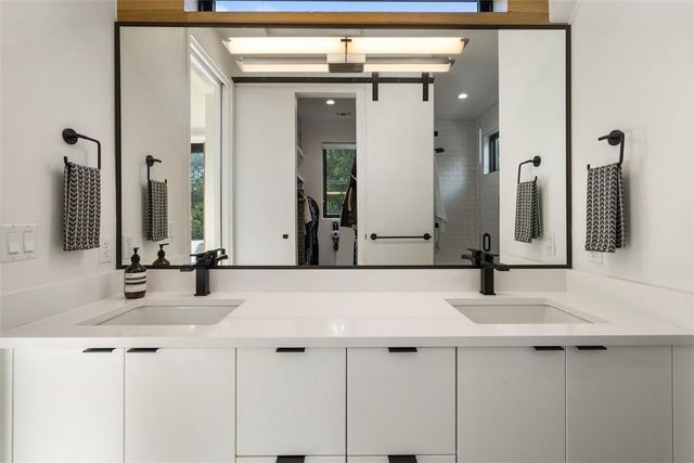 707 E Live Oak ST 2, Austin, TX 78704