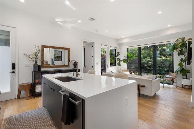 707 E Live Oak ST 2, Austin, TX 78704