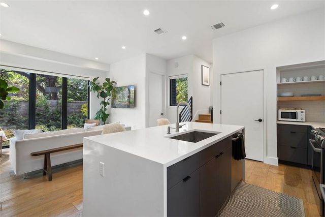 707 E Live Oak ST 2, Austin, TX 78704
