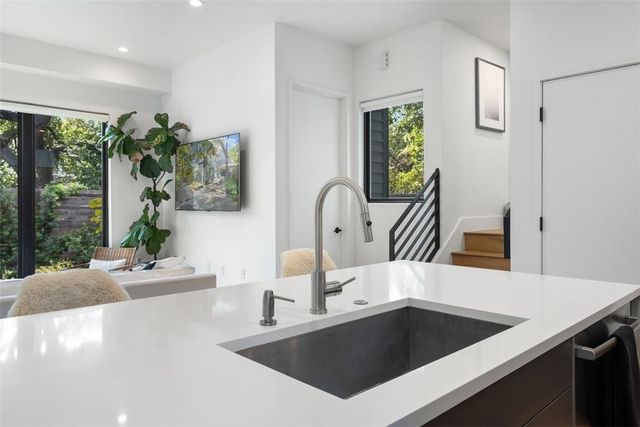 707 E Live Oak ST 2, Austin, TX 78704
