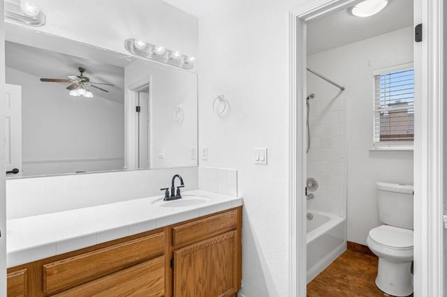 2273 N Mitre Ave, Fresno, CA 93722