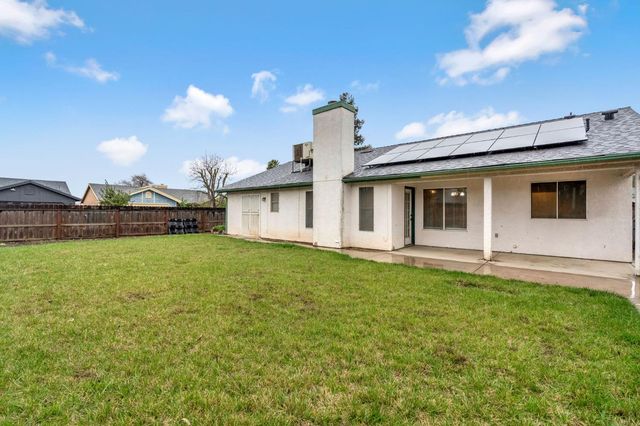 2273 N Mitre Ave, Fresno, CA 93722