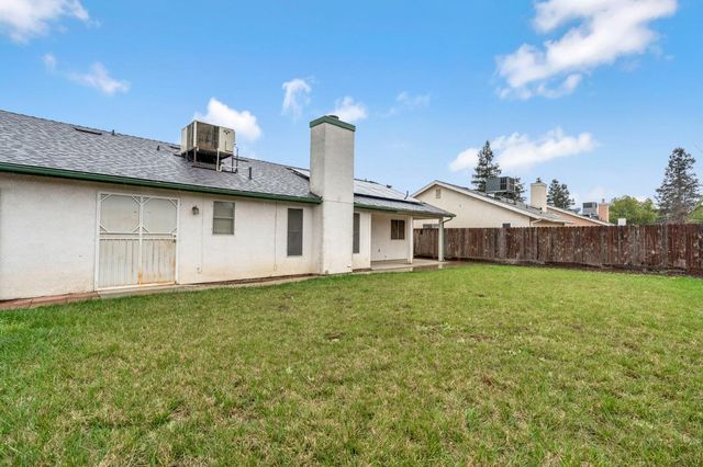 2273 N Mitre Ave, Fresno, CA 93722