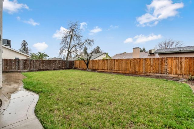 2273 N Mitre Ave, Fresno, CA 93722