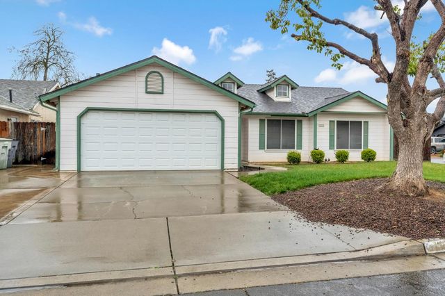 2273 N Mitre Ave, Fresno, CA 93722