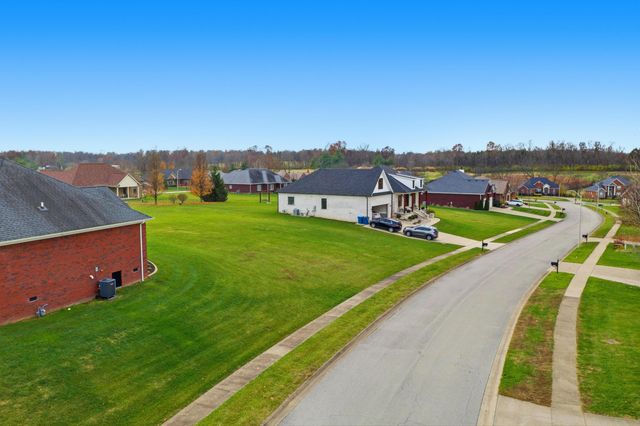 1015 Green Garden, Lawrenceburg, KY 40342