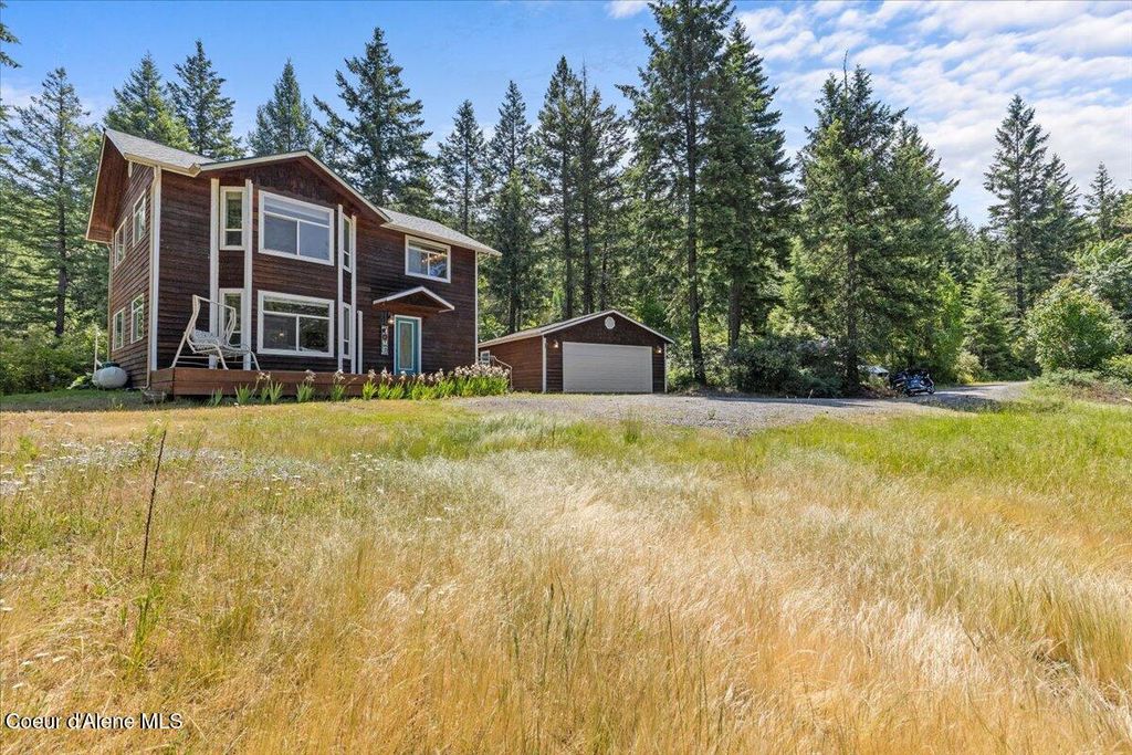 596 Overlake View Rd, Cocolalla, ID 83813