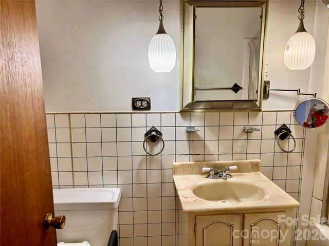 67 Shawnee Trail, Asheville, NC 28805
