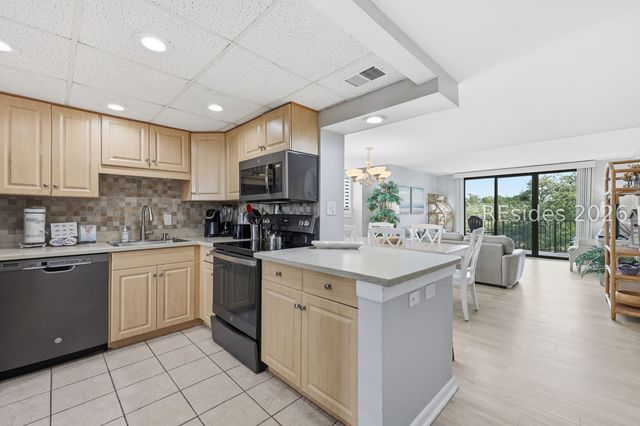 85 Folly Field Rd Apt 1404, Hilton Head Island, SC 29928