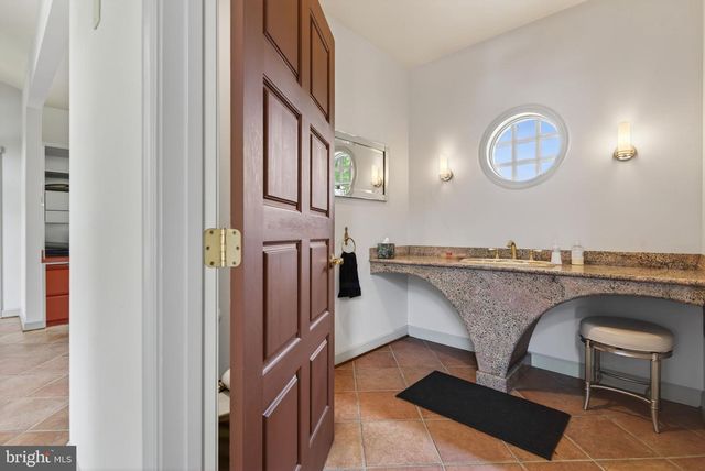280 GRANT DR, Hanover, PA 17331