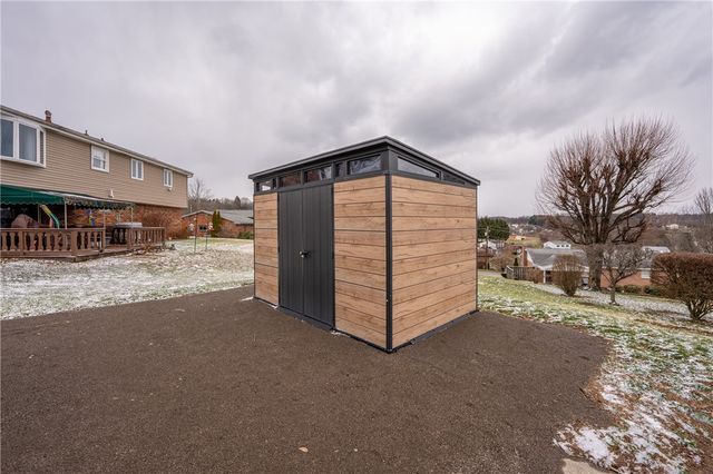 129 Franklin Dr, City Of Greensburg, PA 15601