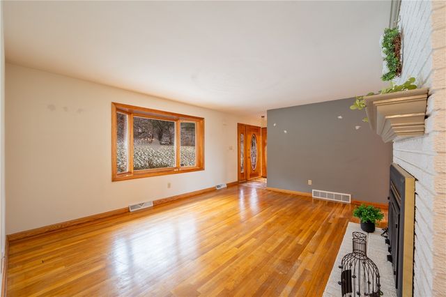 129 Franklin Dr, City Of Greensburg, PA 15601