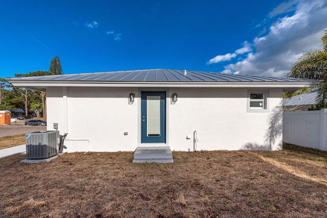 3244 SE Jefferson Street, Stuart, FL 34997