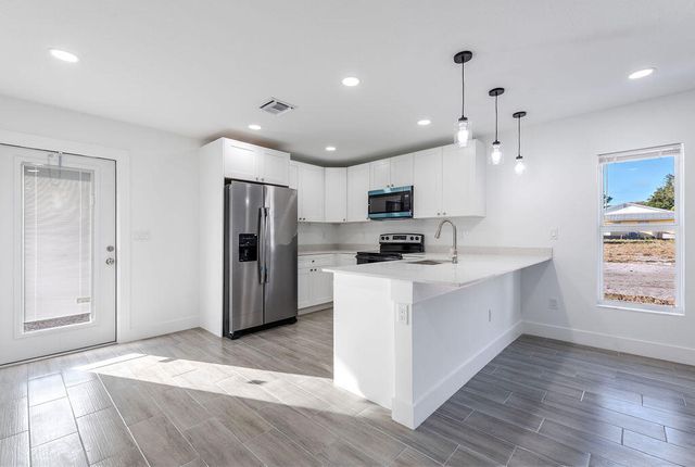 3244 SE Jefferson Street, Stuart, FL 34997