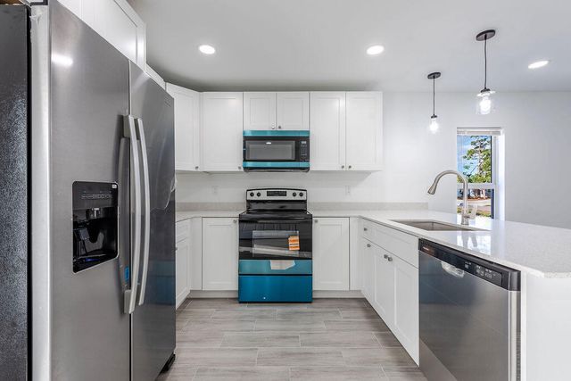 3244 SE Jefferson Street, Stuart, FL 34997