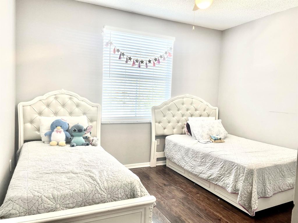 Image 15 of property listing at 2080 Greenview Shores Boulevard 421, Wellington, FL 33414