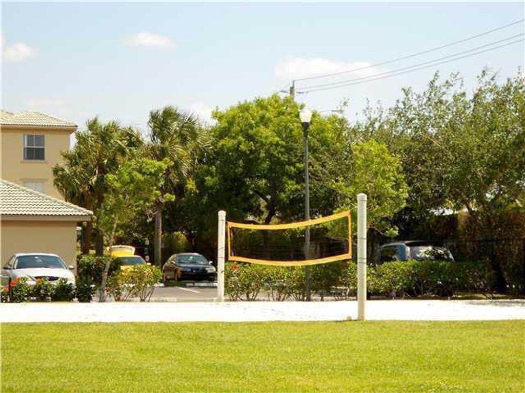 Image 17 of property listing at 2080 Greenview Shores Boulevard 421, Wellington, FL 33414