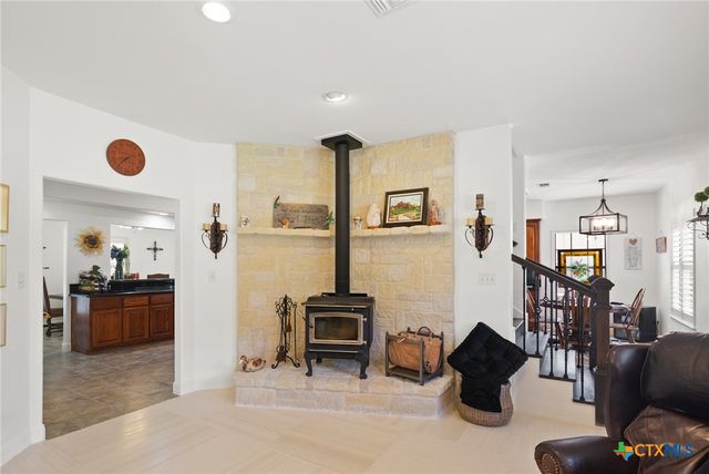 1144 Live Oak Drive, Inez, TX 77968