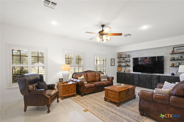 1144 Live Oak Drive, Inez, TX 77968