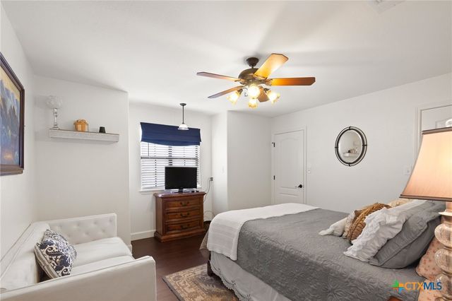 1144 Live Oak Drive, Inez, TX 77968