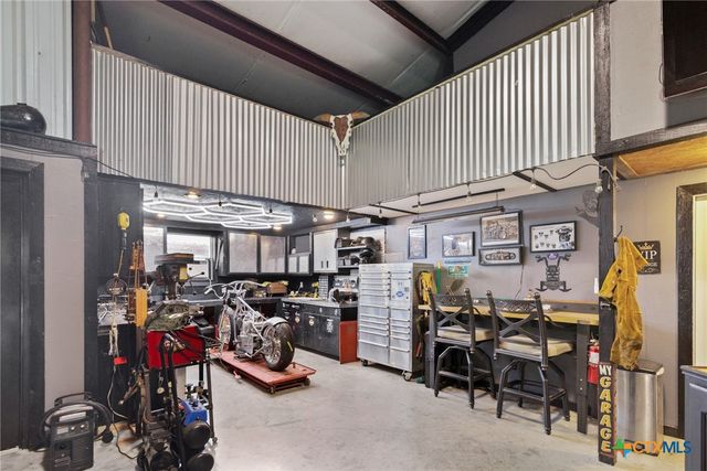 1144 Live Oak Drive, Inez, TX 77968