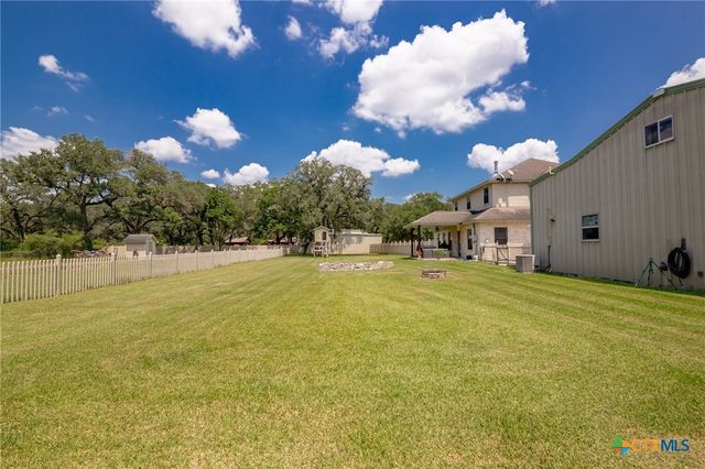 1144 Live Oak Drive, Inez, TX 77968