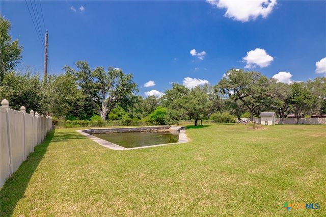 1144 Live Oak Drive, Inez, TX 77968
