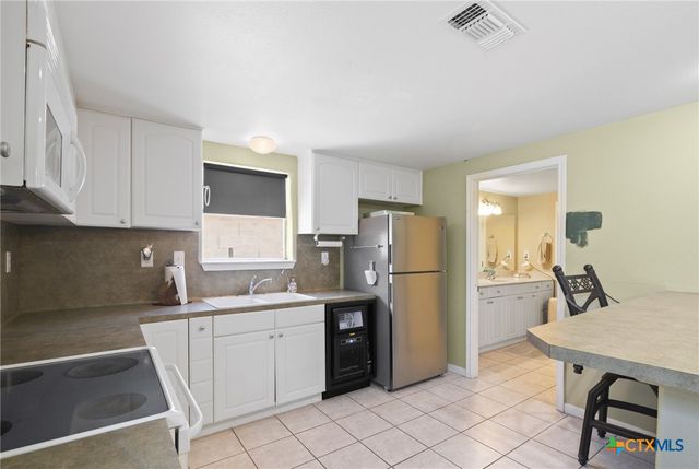 1144 Live Oak Drive, Inez, TX 77968