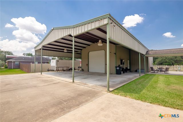 1144 Live Oak Drive, Inez, TX 77968