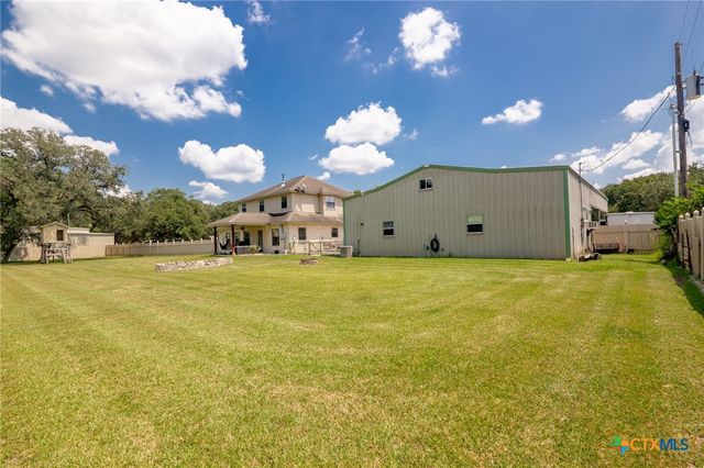 1144 Live Oak Drive, Inez, TX 77968