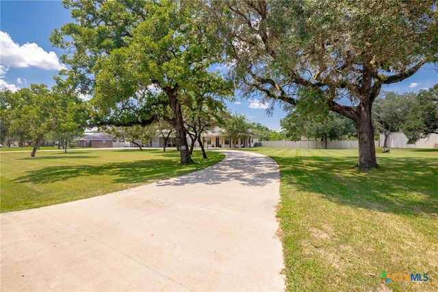 1144 Live Oak Drive, Inez, TX 77968