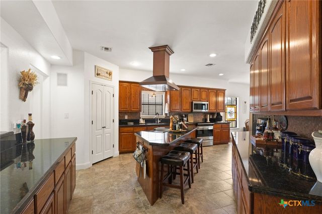 1144 Live Oak Drive, Inez, TX 77968