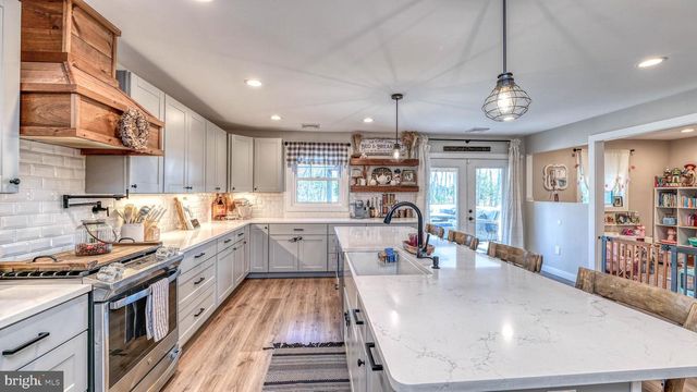 130 STAGE RD, Tuckerton, NJ 08087