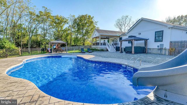 130 STAGE RD, Tuckerton, NJ 08087