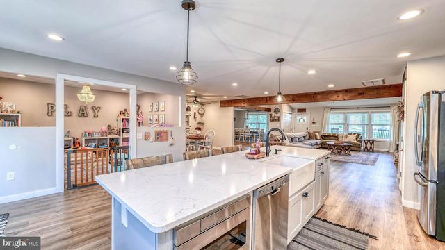 130 STAGE RD, Tuckerton, NJ 08087