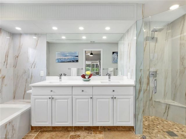 6642 Middlesex PL, Naples, FL 34104