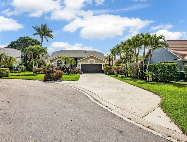 6642 Middlesex PL, Naples, FL 34104