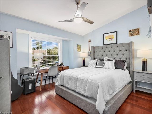 6642 Middlesex PL, Naples, FL 34104