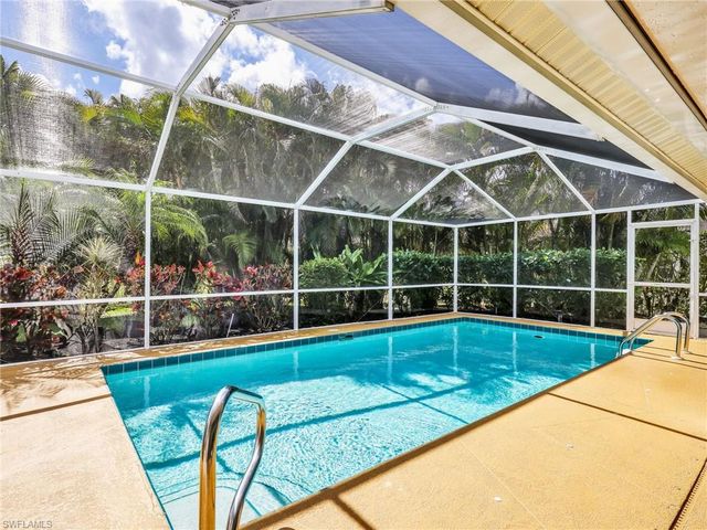 6642 Middlesex PL, Naples, FL 34104