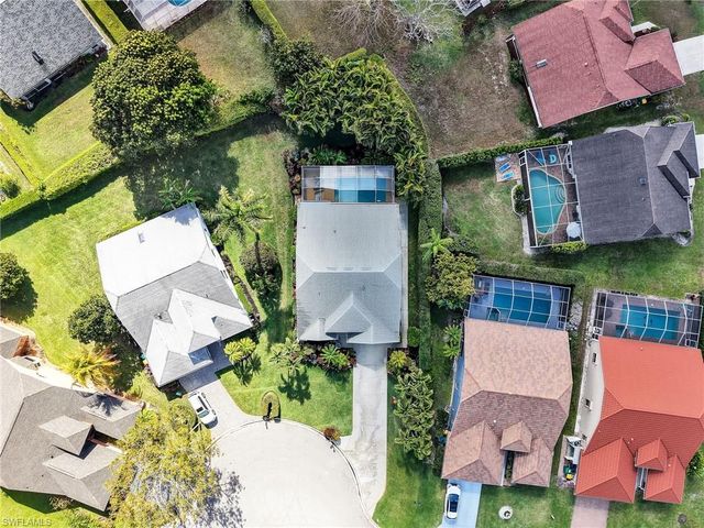 6642 Middlesex PL, Naples, FL 34104