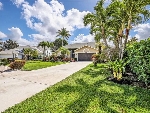 6642 Middlesex PL, Naples, FL 34104