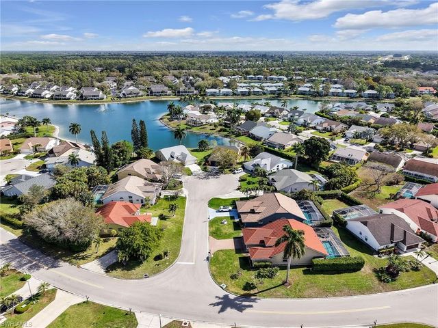 6642 Middlesex PL, Naples, FL 34104