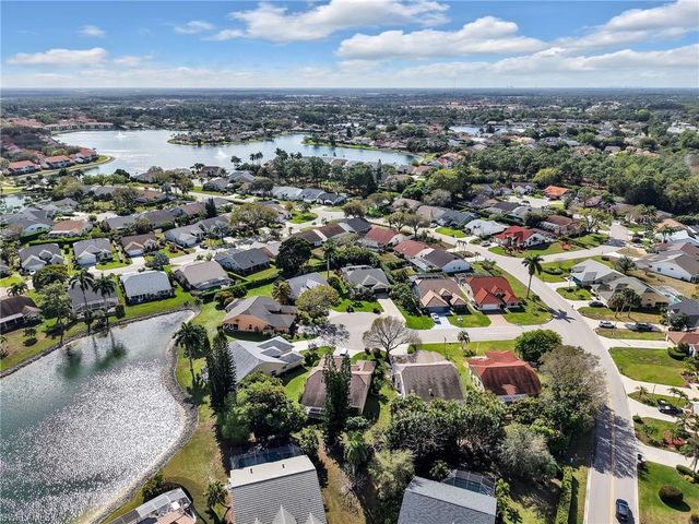 6642 Middlesex PL, Naples, FL 34104