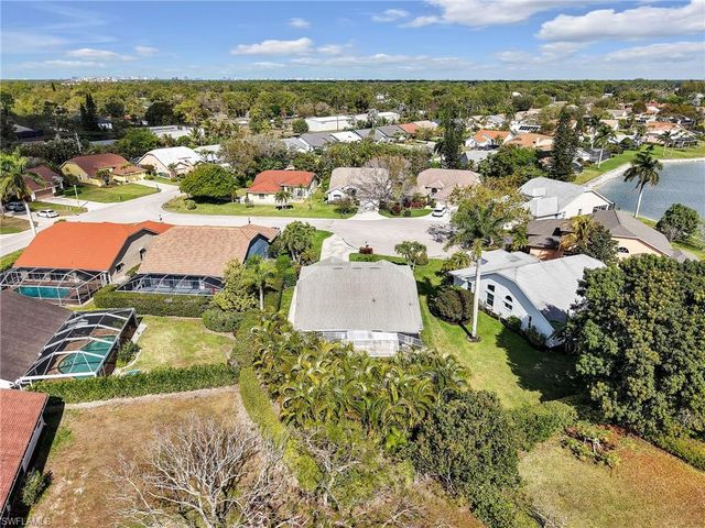 6642 Middlesex PL, Naples, FL 34104