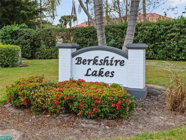 6642 Middlesex PL, Naples, FL 34104